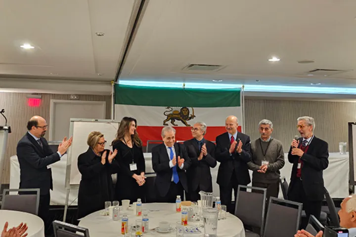 چالش آراء، عشق به ایران و تلاش برای آزادی در تورنتو